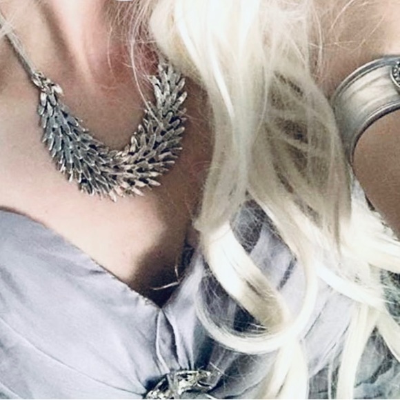 NEW - GOT Mother of Dragons/Khaleesi/Daenerys Costume & Accessories Set - Picture 8 of 10